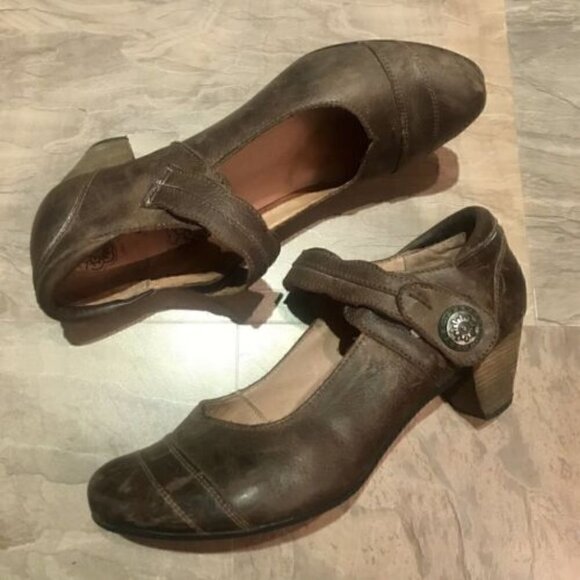 Comfort Leather Mary Janes Taos Angelica Distressed Brown Size 11 Casual - Picture 1 of 5